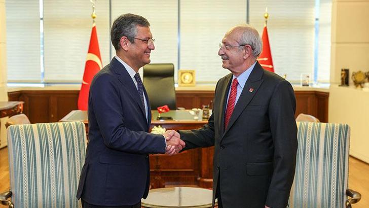 CHP'de devir- teslim töreni