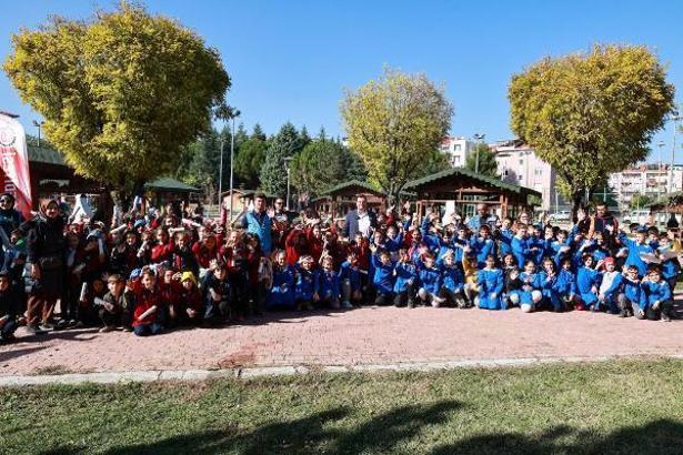 Uşak'ta ilk fidanlar toprakla buluştu