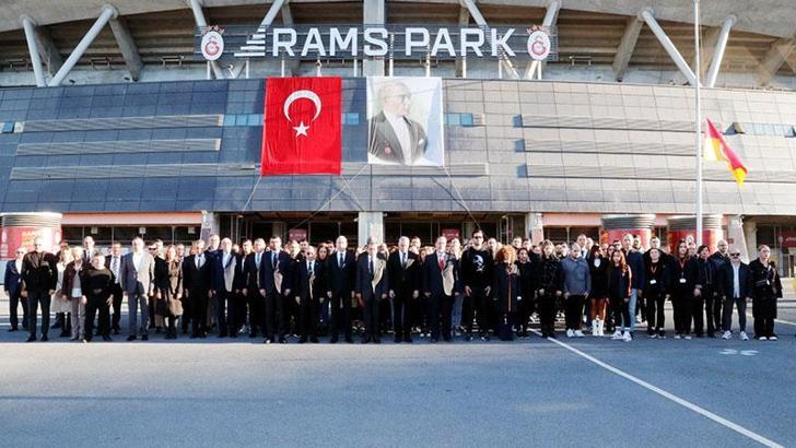 Galatasaray'da Atatürk için anma töreni düzenlendi