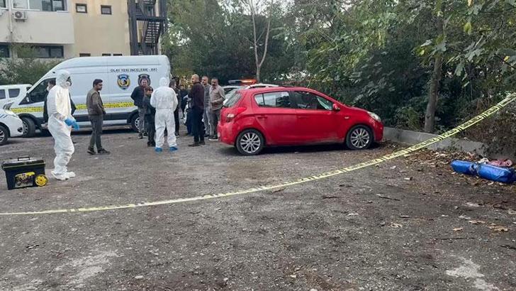 Ataşehir'de otoparktaki otomobilin içinde ceset bulundu