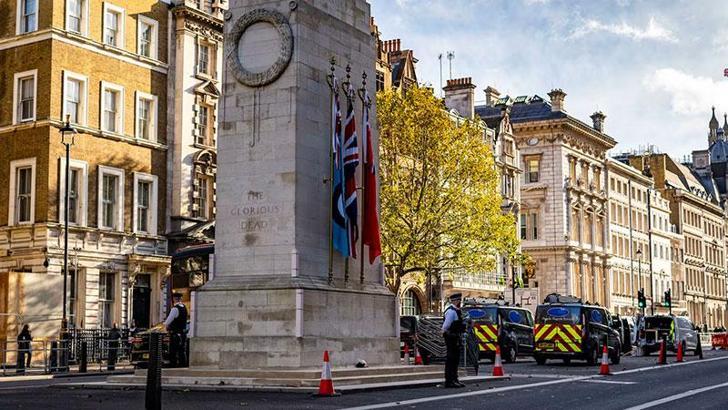 İngiliz polisi, bugün Londra’daki büyük etkinliklere hazırlanıyor