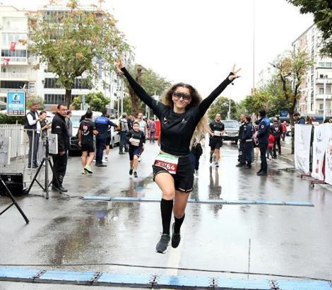 Karşıyaka Ata'dan Ana'ya koştu