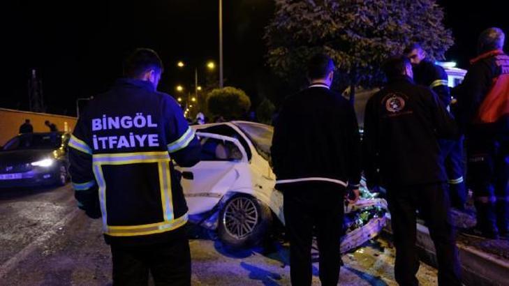 Bingöl'de 2 ayrı kaza: 12 yaralı