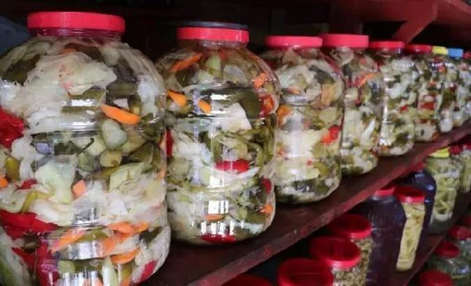 Neşeli Günler’in turşu tartışması araştırıldı: Yüzde 75 sirkeli tercih ediyor