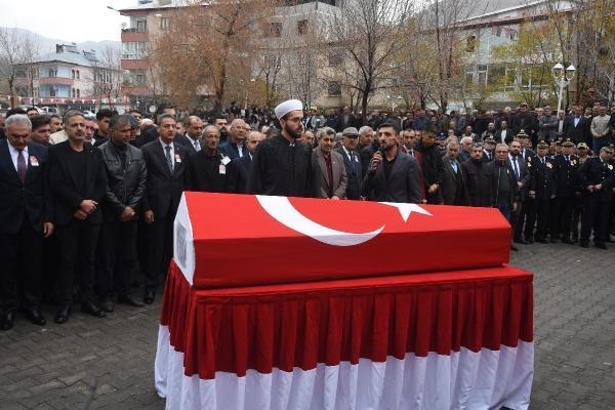 Şehit polis memuru, memleketi Bitlis'te son yolculuğuna uğurlandı