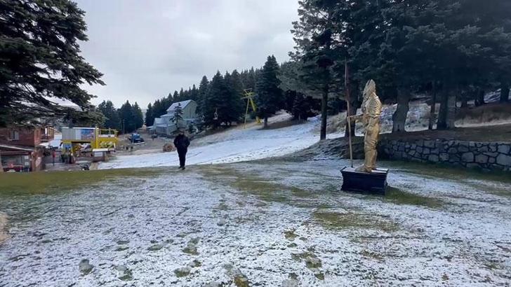 Uludağ'a mevsimin ilk karı yağdı