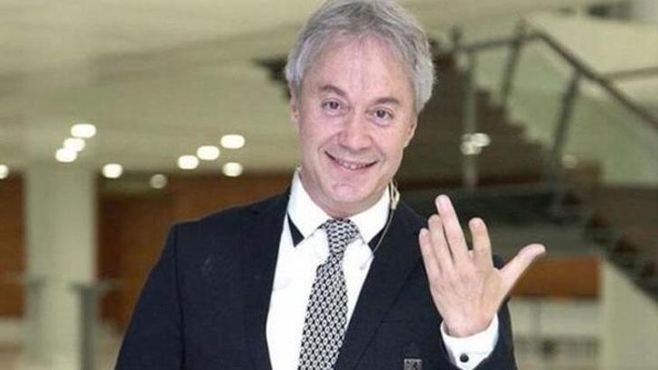 Ünlü sunucu Metin Uca hayatını kaybetti