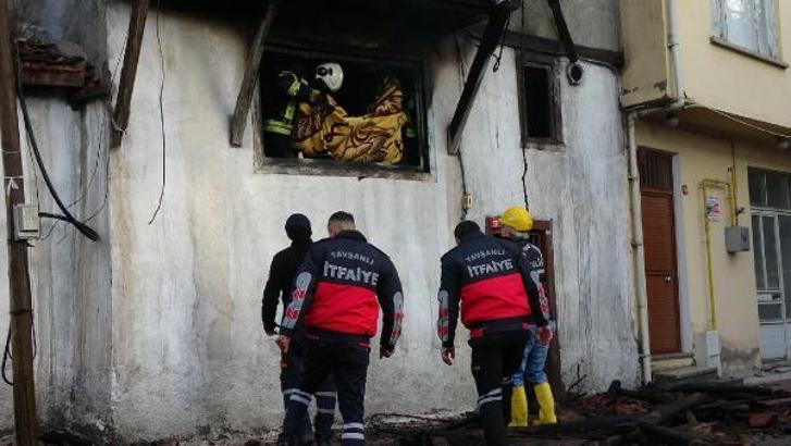 Kütahya'da ev yangını; 1 ölü