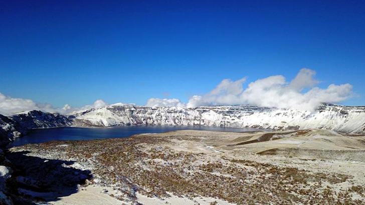 2 bin 250 rakımlı Nemrut Krater Gölü'nde kar güzelliği