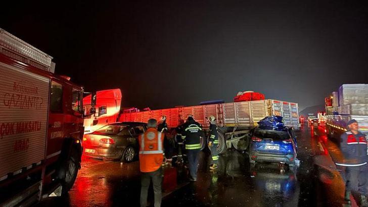 Gaziantep'te, otomobil TIR’ın altına girdi: 1 ölü, 3 yaralı