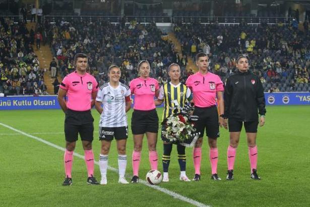 Fenerbahçe Petrol Ofisi kadınlar derbisinde Beşiktaş'ı 3 golle geçti