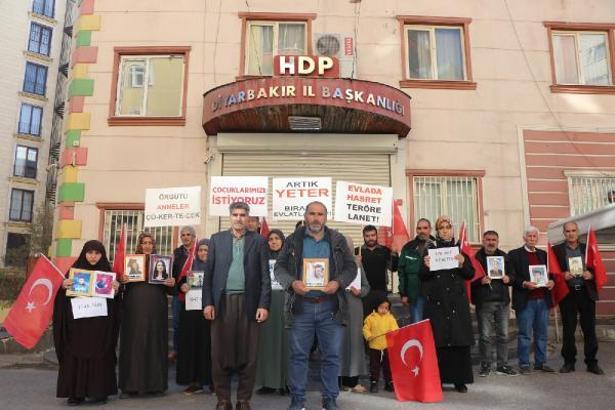 Diyarbakır'da evlat nöbeti tutan aile sayısı 370 oldu