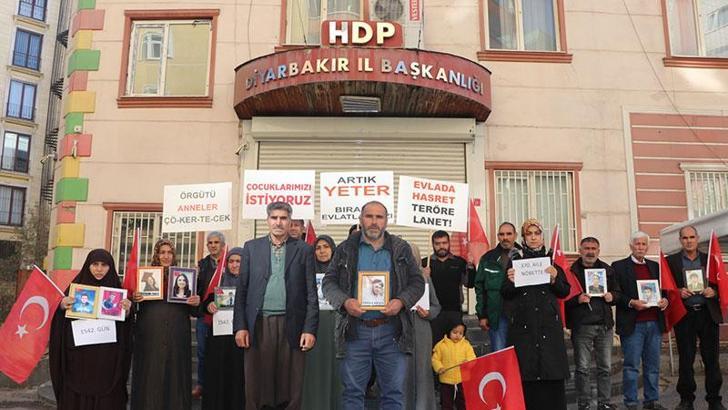 Diyarbakır'da evlat nöbeti tutan aile sayısı 370 oldu