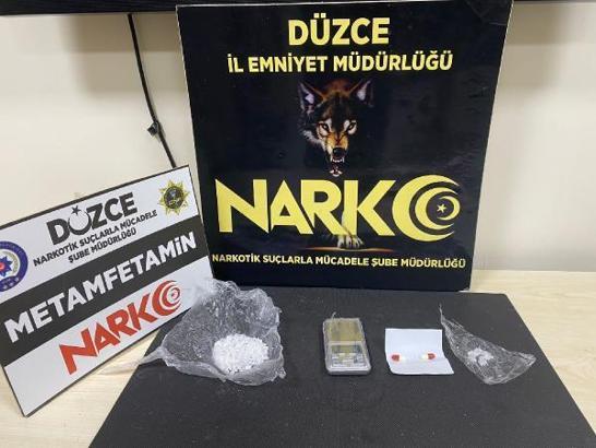 Uyuşturucu maddelerle yakalanan iki şüpheli tutuklandı