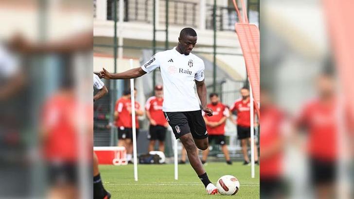 Eric Bailly'nin arka adalesinde gerilme ve kanama tespit edildi