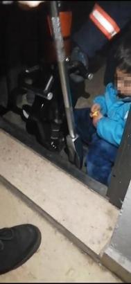 4 yaşındaki çocuğun bacağı asansör ile duvar arasına sıkıştı