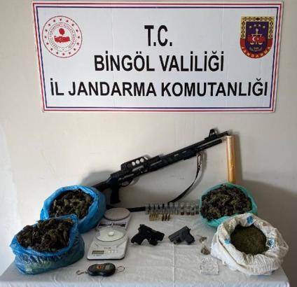 Bingöl'de 17 ve 4 yıl hapisle aranan 2 firari hükümlü yakalandı