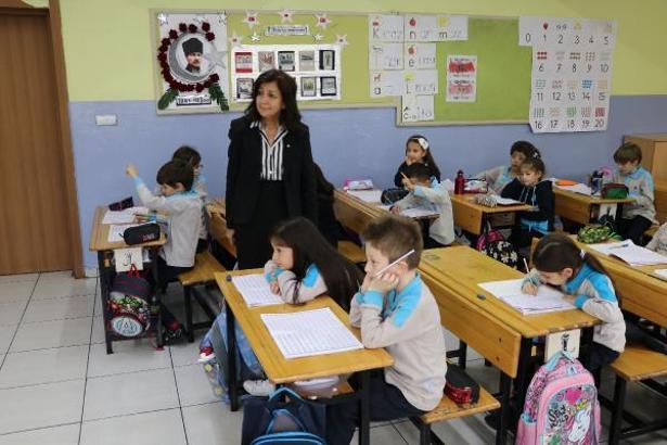 Eskişehir’in en kıdemli öğretmeni, 44 yıldır meslek hayatını sürdürüyor