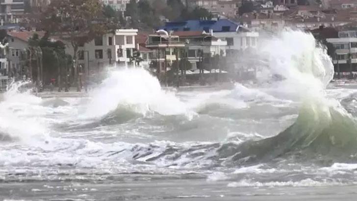 AFAD: Yurt genelindeki fırtınada 2 kişi öldü, 4'ü asker 10 kişi yaralandı