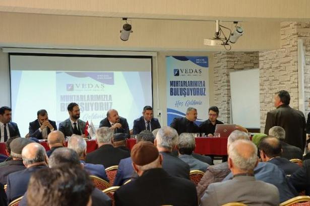 VEDAŞ yetkilileri Bitlis’te muhtarlarla bir araya geldi