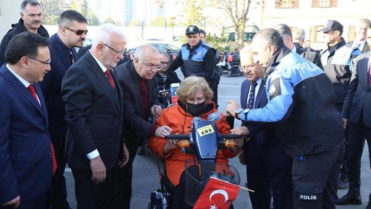 Yerli mobilya markası, Kayseri’de 150 engelliye akülü araç bağışladı