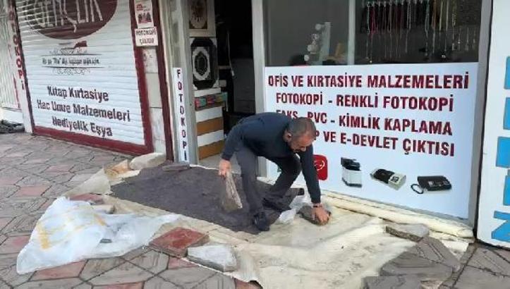 İskenderun'da lodosta cadde ve sokaklara dolan su çekilmeye başladı