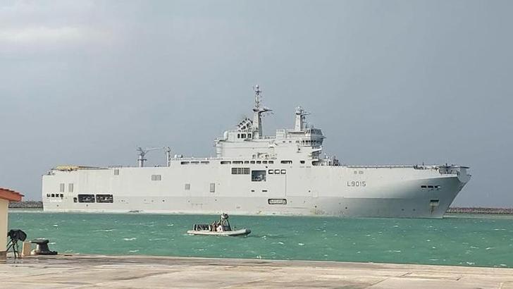 Fransa’nın amfibi hücum gemisi Mısır’da