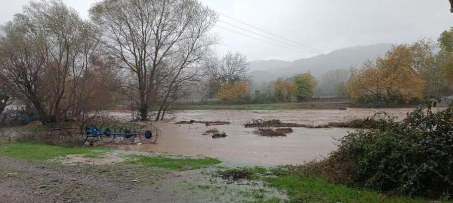 Çanakkale'de cadde ve sokaklar göle döndü