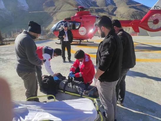 Van'da ambulans helikopter, göğüs hastaları için havalandı