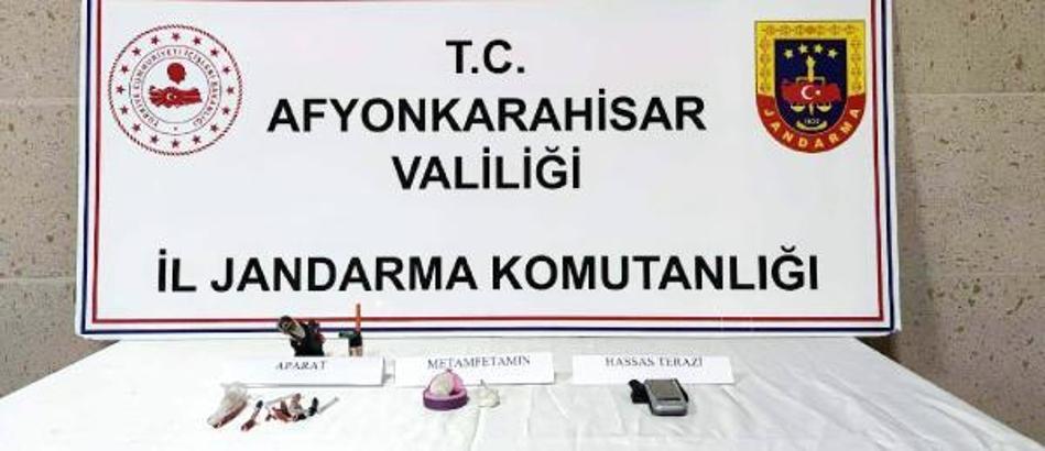 Afyonkarahisar'da durdurulan araçtan uyuşturucu çıktı