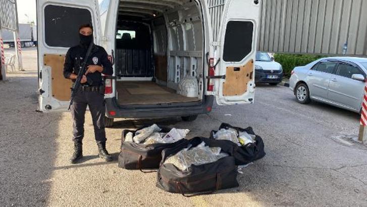 Osmaniye’de kamyonetten uyuşturucu çıktı: 2 gözaltı