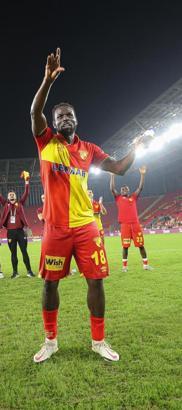 Göztepe'de Diouf ilk devreyi kapattı