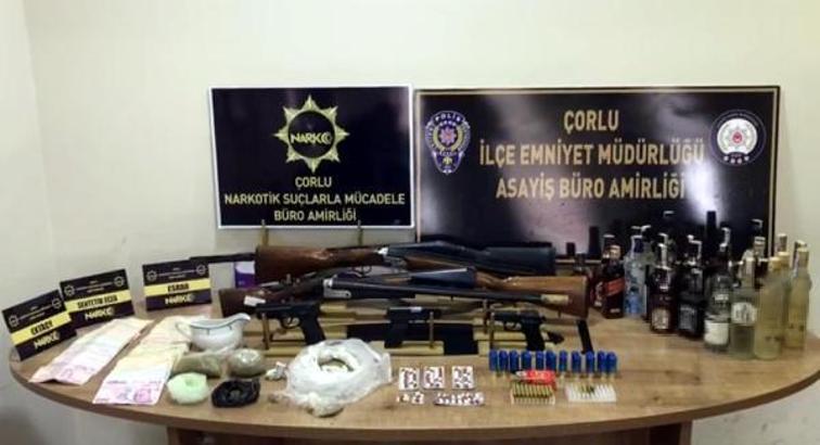 Çorlu'da mahalleye 'asayiş' operasyonu; 12 gözaltı