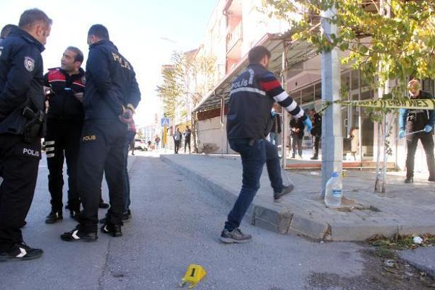 Aynı galeriye 10 günde 3'üncü silahlı saldırı; iş yeri sahibi yaralandı