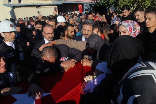 Bakan Göktaş'ın koruma polisi şehit Musa Erdem, son yolculuğuna uğurlandı