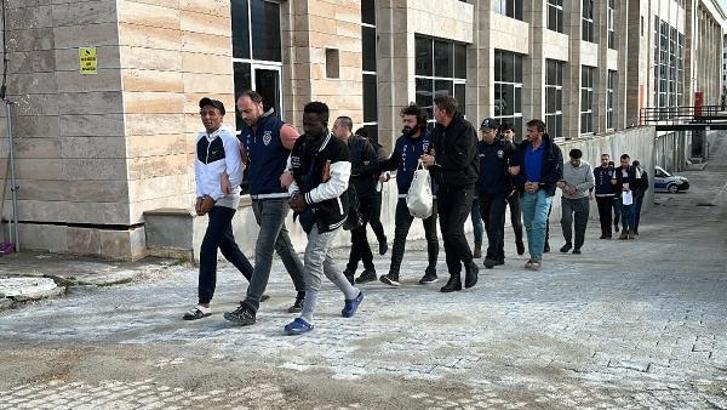 Kütahya'da aranan 19 şüpheli yakalandı