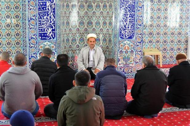 İmam, 25 yıldır engel tanımadı