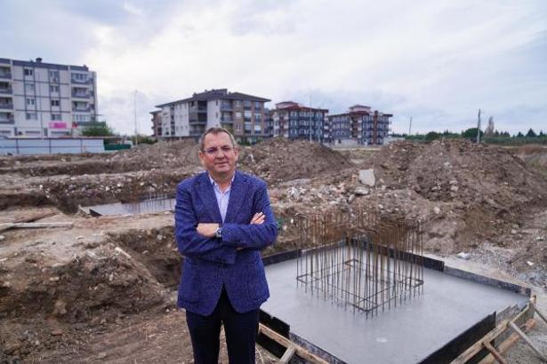 Altınova'da kapalı pazar yeri için çalışmalar başladı