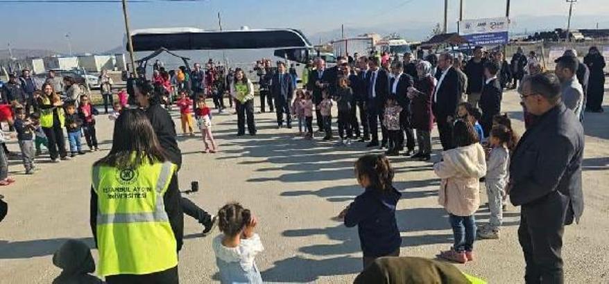 TBMM Çocuk Hakları Komisyonu heyeti, depremin vurduğu Nurdağı'nda incelemede bulundu