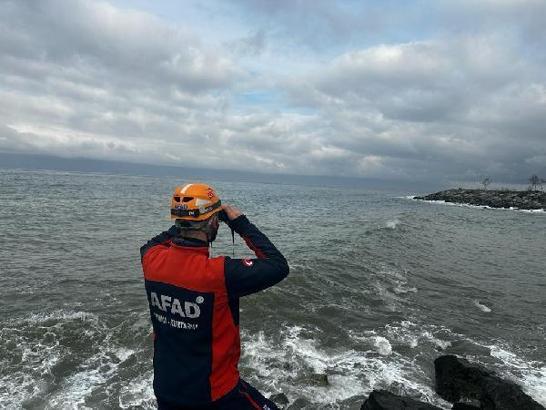 Rize'de dalgalara kapılan kadını arama çalışmalarında 9'uncu gün