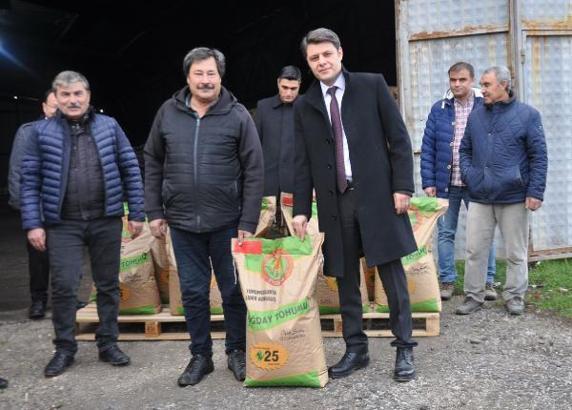 Sandıklı'da çiftçilere buğday tohumu