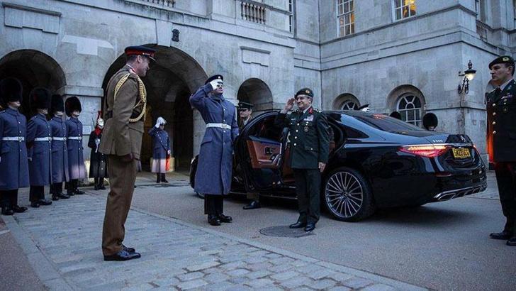 Kara Kuvvetleri Komutanı Orgeneral Bayraktaroğlu, İngiltere’de resmi temaslarda bulundu