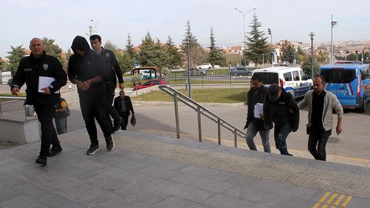 İmamın namaza gelen çocuklara vereceği simit ve kıyafetleri çalan 2 kardeş tutuklandı