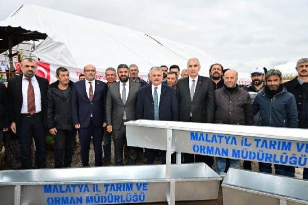 Malatya'da depremden etkilenen çiftçilere destek