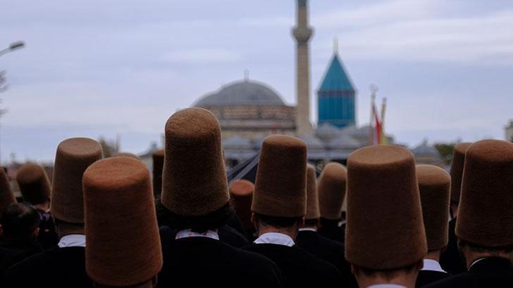 Mevlana'yı anma törenleri 'Vuslat Vakti' yürüyüşüyle başladı