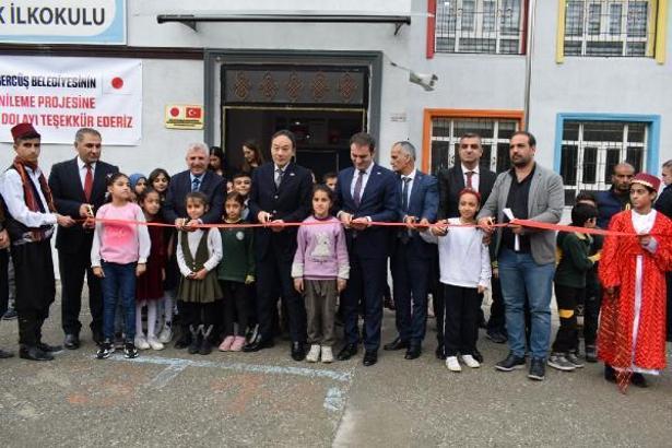Batman'da Japonya Büyükelçiliğinin desteğiyle onarılan okul açıldı