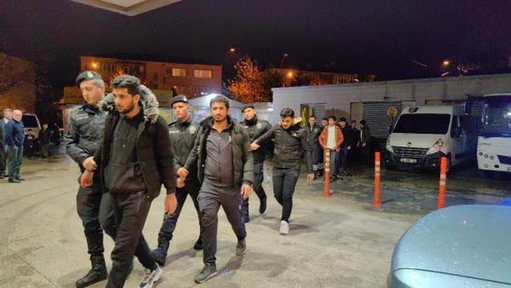 Bursa'da 23 kaçak göçmen yakalandı