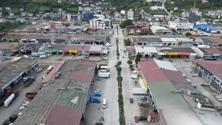 Sanayi Bölgesine 4,5 yılda 10 bin metre beton yol