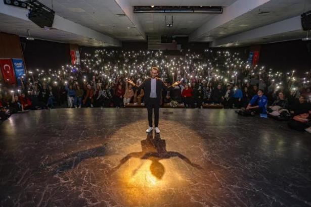 Gri Koç öğrencilerle buluştu