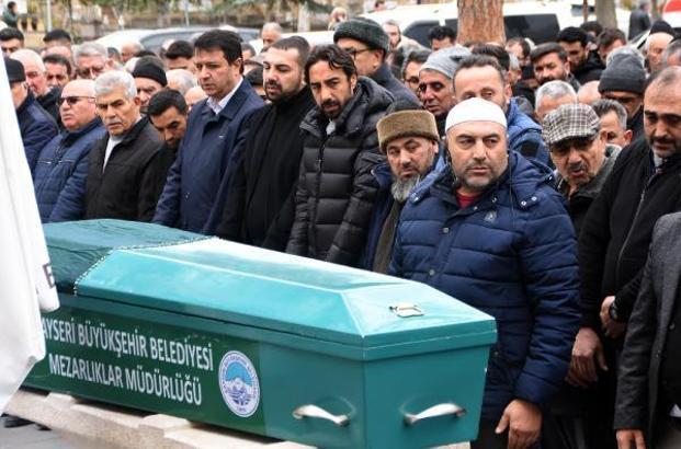 Altaylı futbolcu İbrahim Öztürk'ün annesi son yolculuğuna uğurlandı